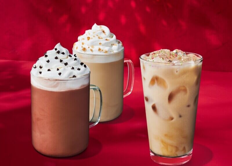 Starbucks-Holiday-Menu-2025-3-e1761170488493.jpg