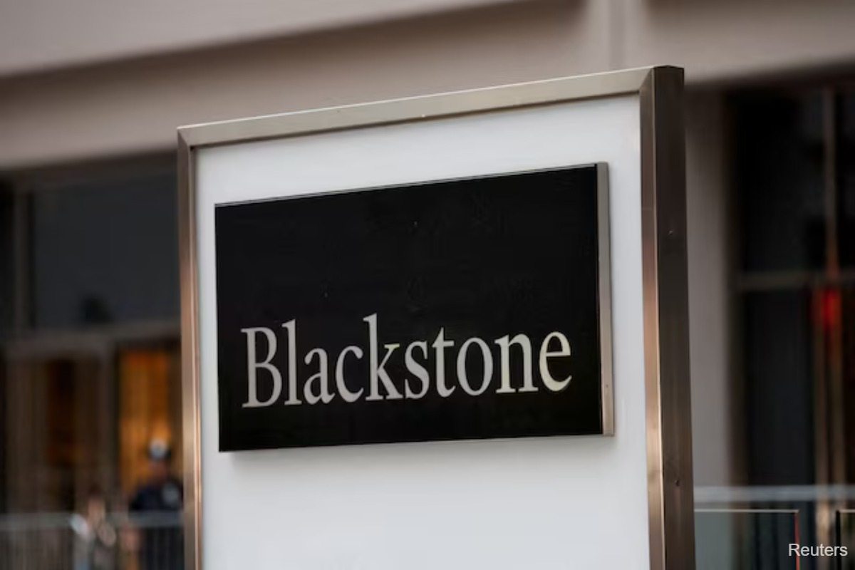 A_logo_of_Blackstone_is_pictured_in_Manhattan_NYC_US_July_29_2025px-Mike_Segar_R_20260209104021-A.jpeg