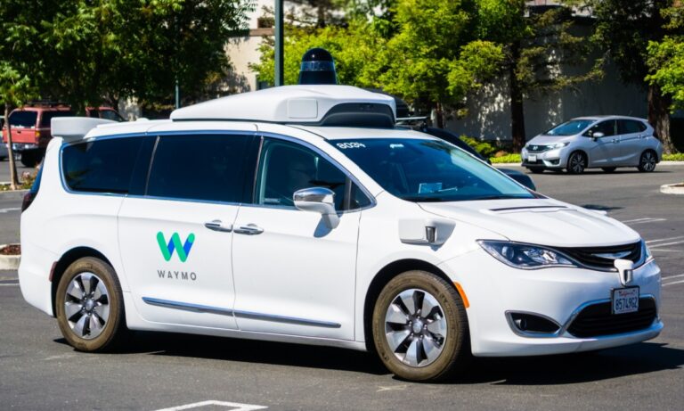 Waymo-self-driving-cars.jpg